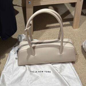 NWT Freja Mercer Bag in Oat